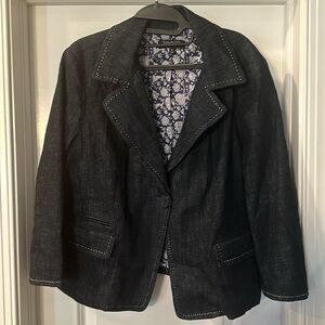 Talbots denim jacket with stitching and pockets patterned inside. Size 16
